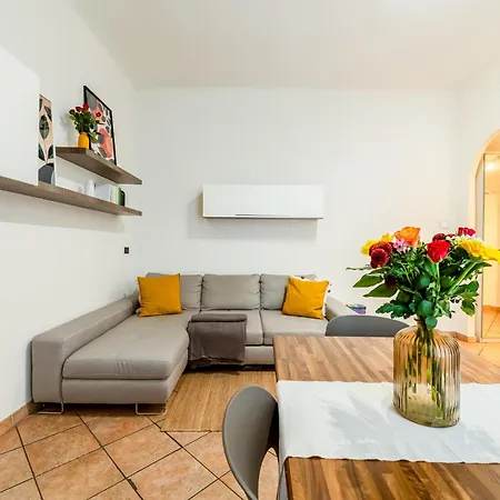 Comfort Flat- Navigli, Duomo Apartman Milánó